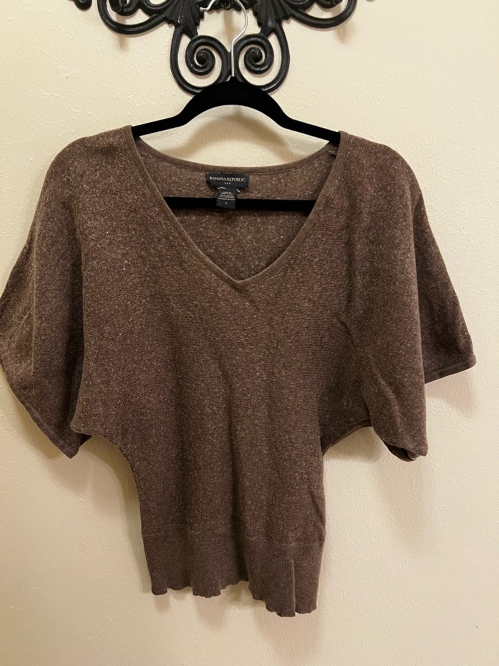Banana Republic Chocolate Brown V-Neck Short Sleeve Sweater